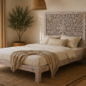 Letto Artigianale con Testiera Intarsiata in Legno Massello – Arredamento Etnico di Khajuraho